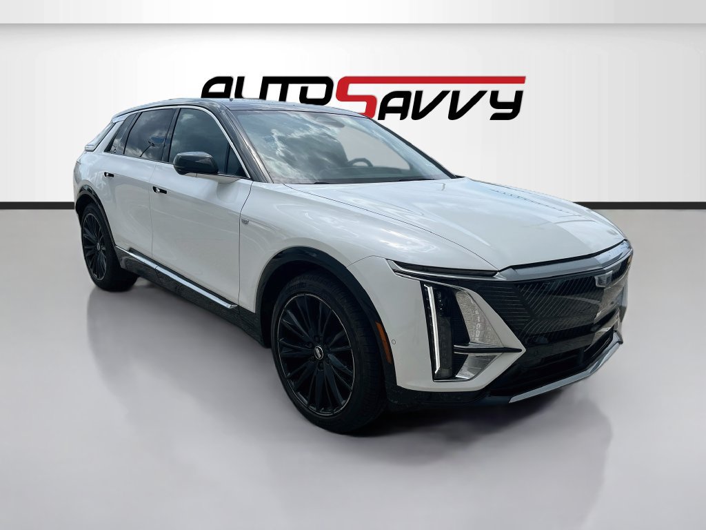 Used 2025 Cadillac Lyriq Luxury w/ LPO, Floor Liner Package AWD/4WD image 1