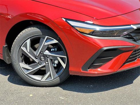 New 2025 Hyundai Elantra Sport image 5