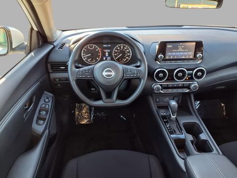 Used 2025 Nissan Sentra S image 4