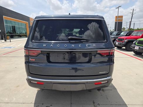 Used 2022 Jeep Wagoneer Series I RWD image 4