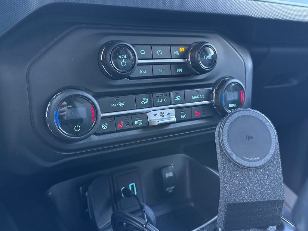 Used 2021 Ford Bronco Outer Banks w/ Sasquatch Package AWD/4WD image 12