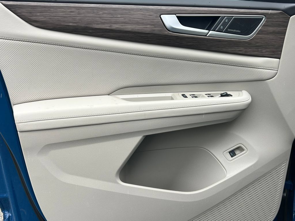 New 2025 Volkswagen Atlas SEL Premium R-Line AWD/4WD image 16