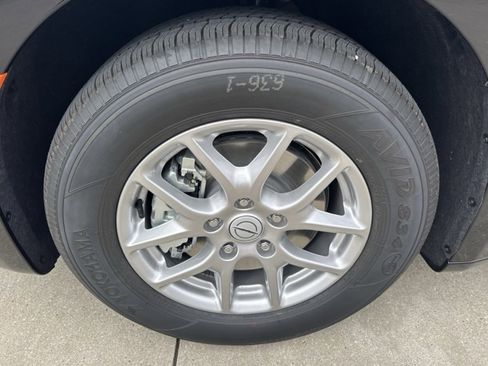 New 2026 Chrysler Pacifica Select image 4