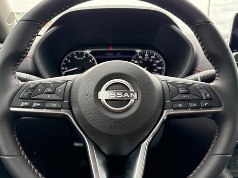 Certified 2025 Nissan Sentra SR image 16