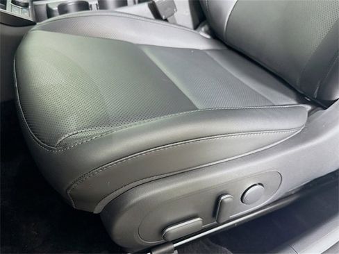 Certified 2025 Hyundai Kona Limited image 19