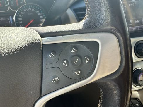 Used 2020 GMC Yukon XL SLT w/ Premium Edition image 16