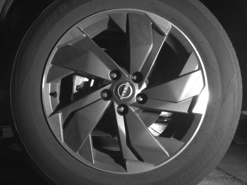 Used 2025 Nissan Rogue SV image 12