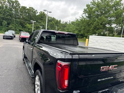 Used 2022 GMC Sierra 1500 SLT w/ SLT Premium Plus Package AWD/4WD image 2