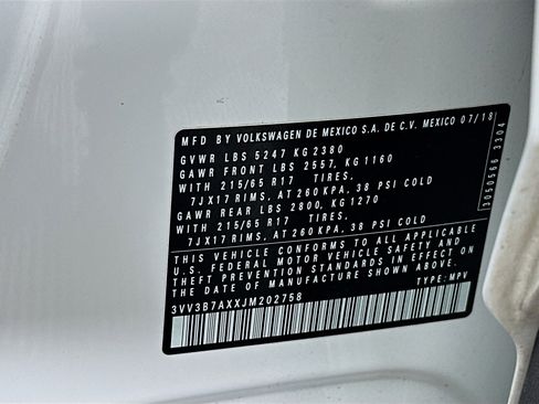 Used 2018 Volkswagen Tiguan SE FWD image 12