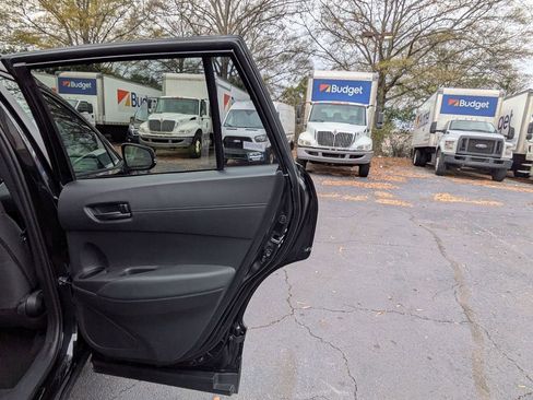 Used 2025 Toyota Corolla Cross LE image 26