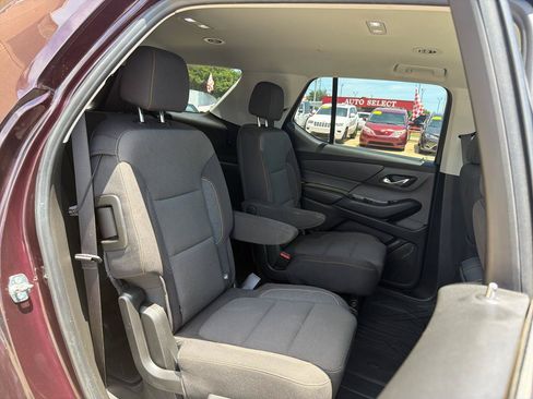 Used 2019 Chevrolet Traverse LT FWD image 29