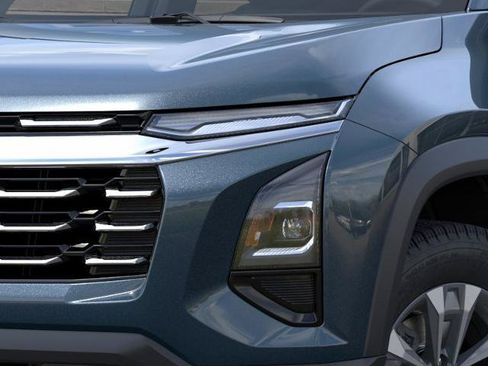 New 2026 Chevrolet Equinox LT w/ Convenience Package II FWD image 10