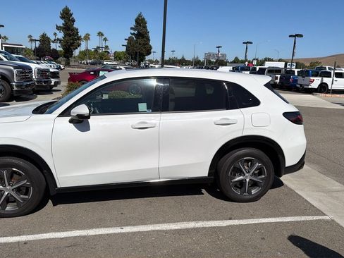 Used 2024 Honda HR-V EX-L image 5