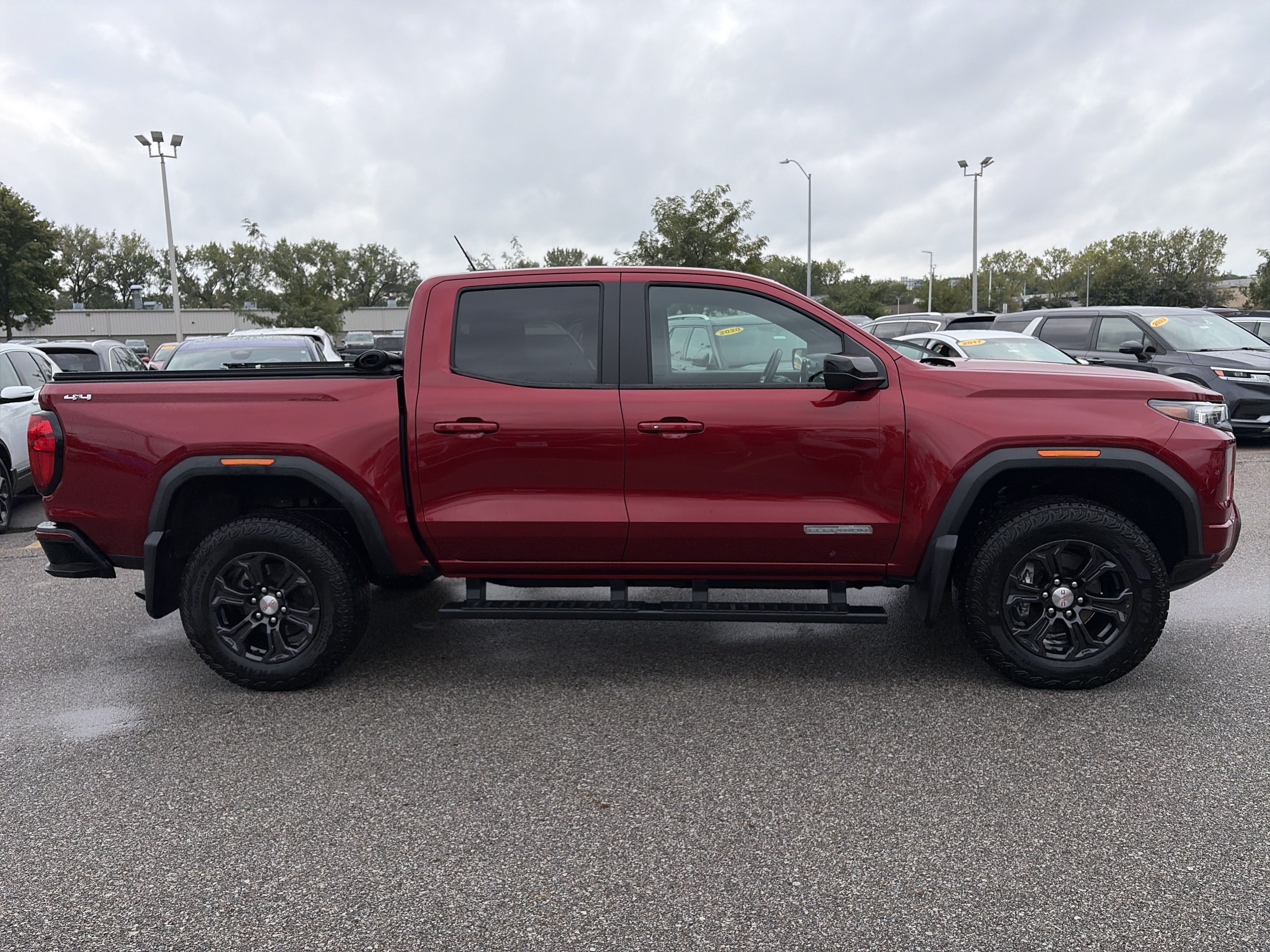 Used 2024 GMC Canyon Elevation w/ Elevation Premium Package AWD/4WD image 4