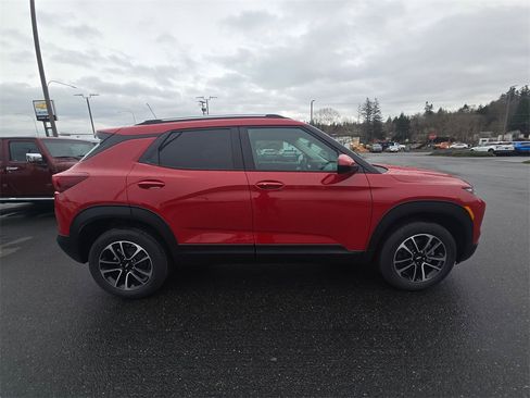 New 2026 Chevrolet TrailBlazer LT w/ LT Cold Weather Package image 2