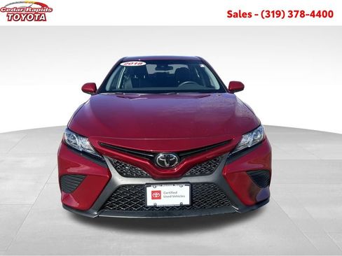 Certified 2018 Toyota Camry SE image 10