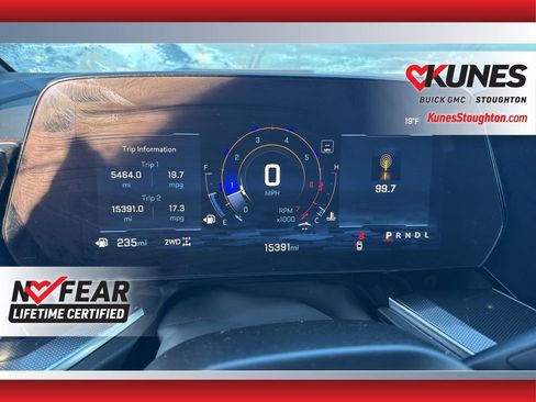 Used 2025 Chevrolet Suburban RST image 10