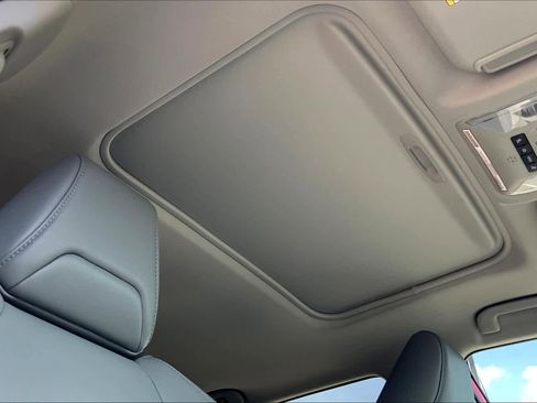 Used 2021 Toyota RAV4 XLE Premium FWD image 13