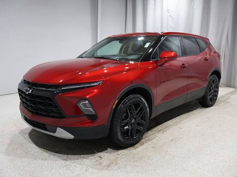 Used 2023 Chevrolet Blazer LT w/ LPO, Black Grille Bar Package image 5