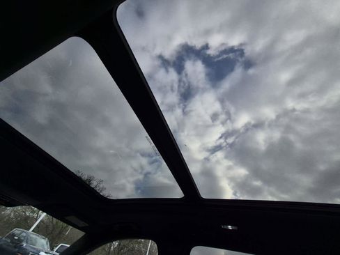 New 2026 GMC Acadia Denali Ultimate w/ LPO, Floor Liner Package image 17