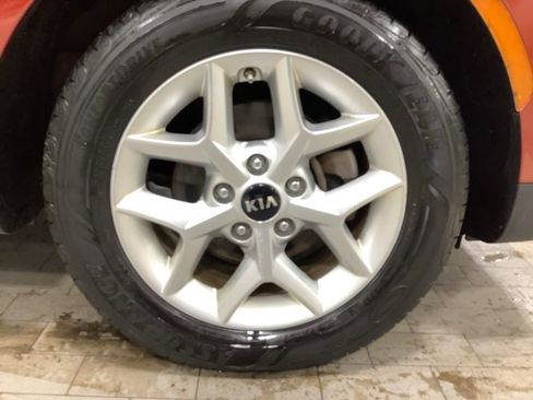 Certified 2020 Kia Soul S image 28