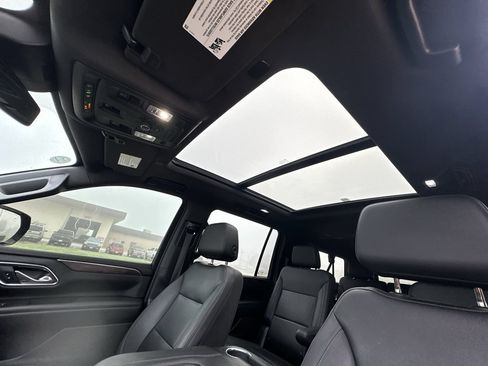 Certified 2023 Chevrolet Suburban Z71 w/ Luxury Package AWD/4WD image 19