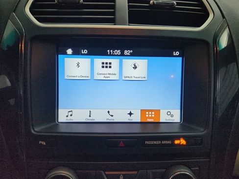Used 2017 Ford Explorer XLT w/ Equipment Group 202A FWD image 30