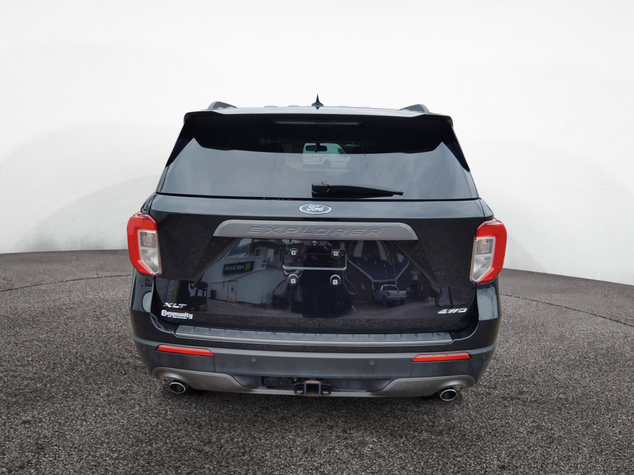 Used 2021 Ford Explorer XLT w/ Equipment Group 202A AWD/4WD image 6