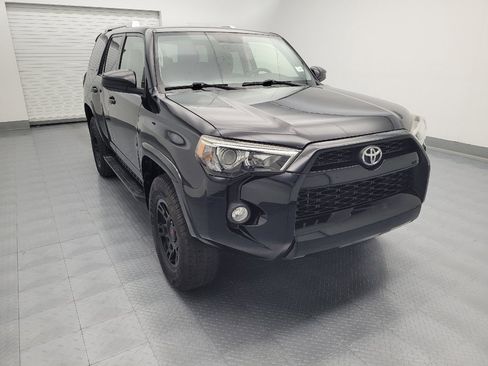 Used 2018 Toyota 4Runner SR5 AWD/4WD image 13