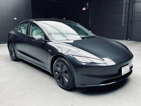 Used 2026 Tesla Model 3 RWD image 9