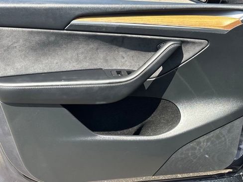 Used 2023 Tesla Model Y Performance image 14