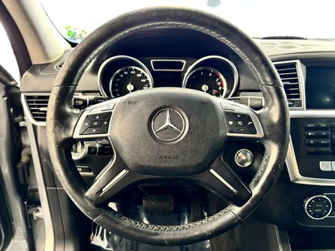 Used 2014 Mercedes-Benz GL 450 4MATIC image 33