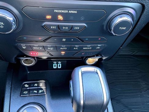Used 2022 Ford Ranger Lariat w/ Tremor Off-Road Package image 18
