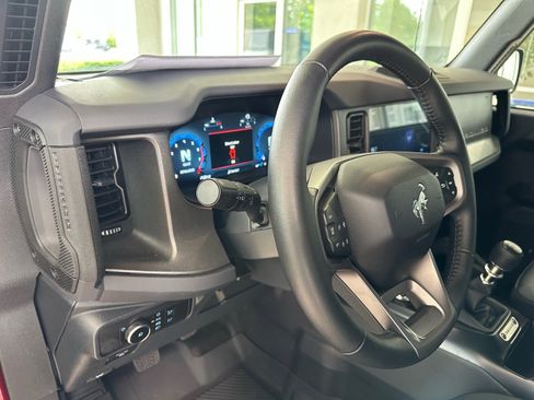 Used 2025 Ford Bronco Big Bend w/ Black Diamond Package AWD/4WD image 18