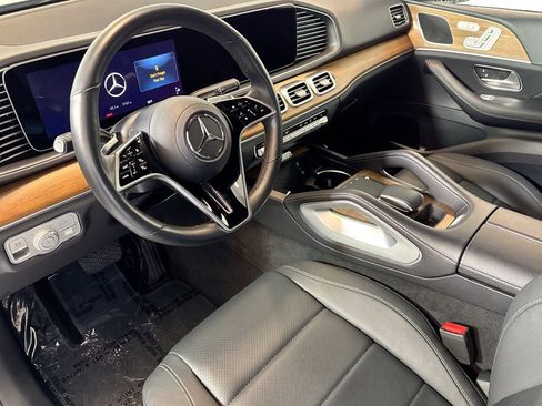 Certified 2025 Mercedes-Benz GLE 350 4MATIC w/ Winter Package image 9