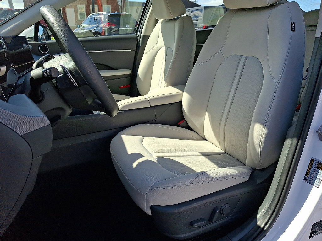 Used 2025 Hyundai Sonata SEL FWD image 15