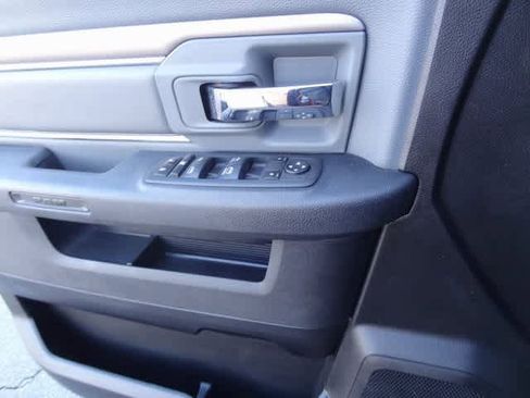 Used 2022 RAM 1500 Classic SLT image 13