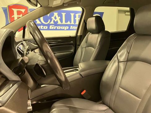 Used 2020 Buick Enclave Essence image 26