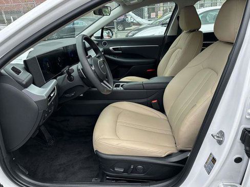 Certified 2024 Hyundai Sonata SEL FWD image 12