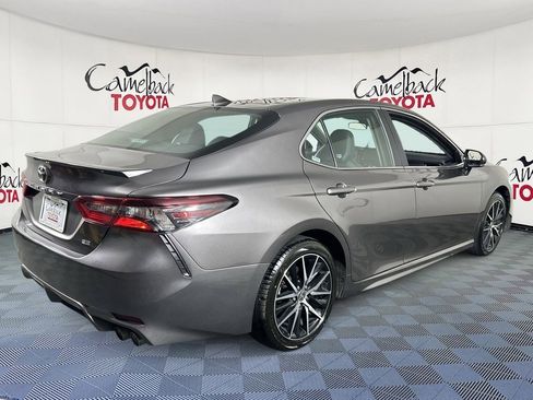 Used 2024 Toyota Camry SE image 7