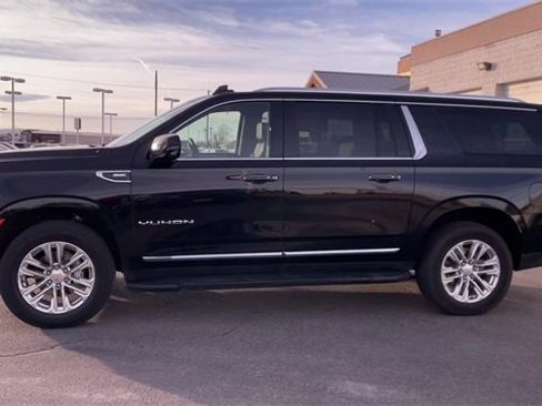 Used 2024 GMC Yukon XL SLT w/ SLT Luxury Package image 6