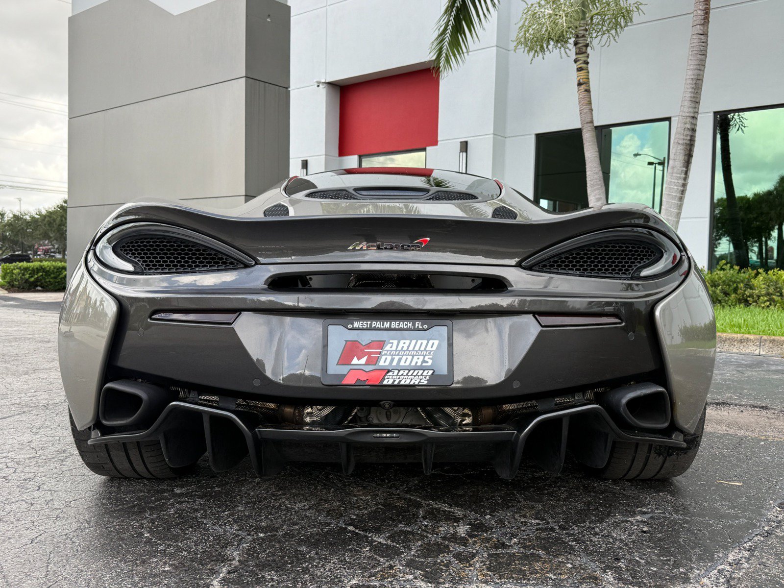 Used 2017 McLaren 570GT RWD image 18