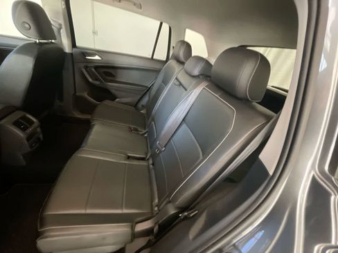 Used 2021 Volkswagen Tiguan SE image 22