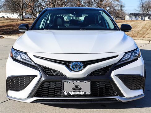 Used 2022 Toyota Camry XSE w/ Cold Weather Package image 19