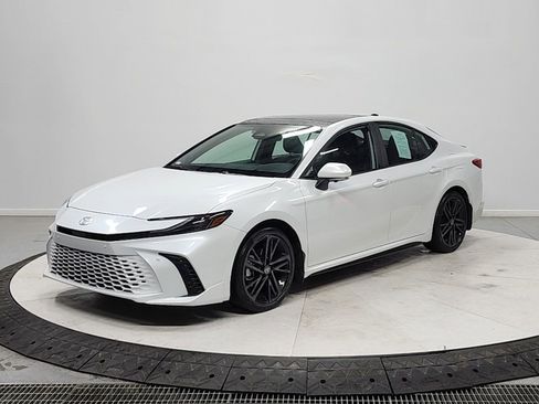 Used 2025 Toyota Camry XSE w/ Premium Plus Package FWD image 3