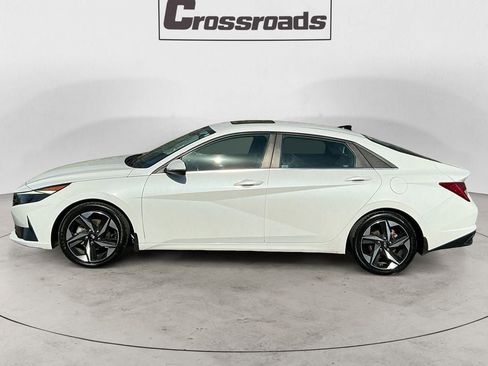 Used 2022 Hyundai Elantra Limited image 2