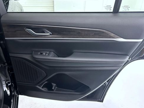 New 2026 Jeep Grand Cherokee L 4WD image 17