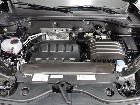 Used 2025 Volkswagen Atlas Cross Sport SE image 23