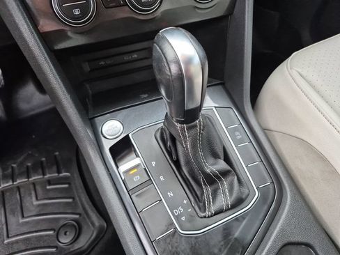 Used 2021 Volkswagen Tiguan SE FWD image 28