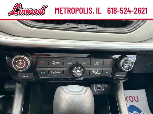 Used 2025 Jeep Compass Limited w/ Sun & Sound Group AWD/4WD image 26